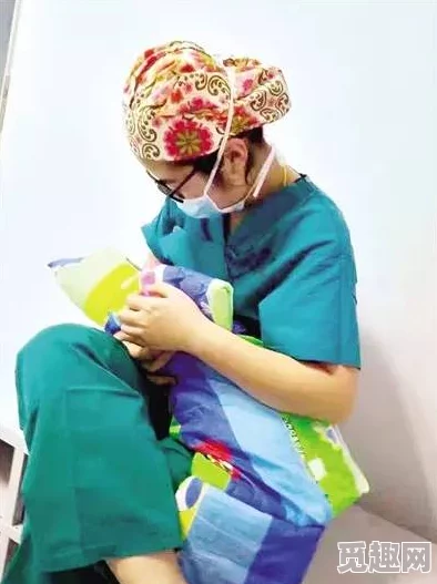 年轻的女医生hd中字在线观看：惊人发现！她竟然在手术中救下了一个濒死患者，背后故事令人感动不已！