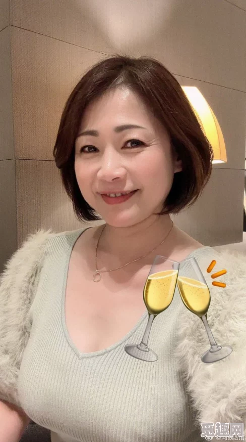 友田真希被义子强迫在线观看，网友热议其隐私权与家庭关系的复杂性引发广泛关注