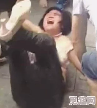 男生把女衣服扒了亲胸储灵空间